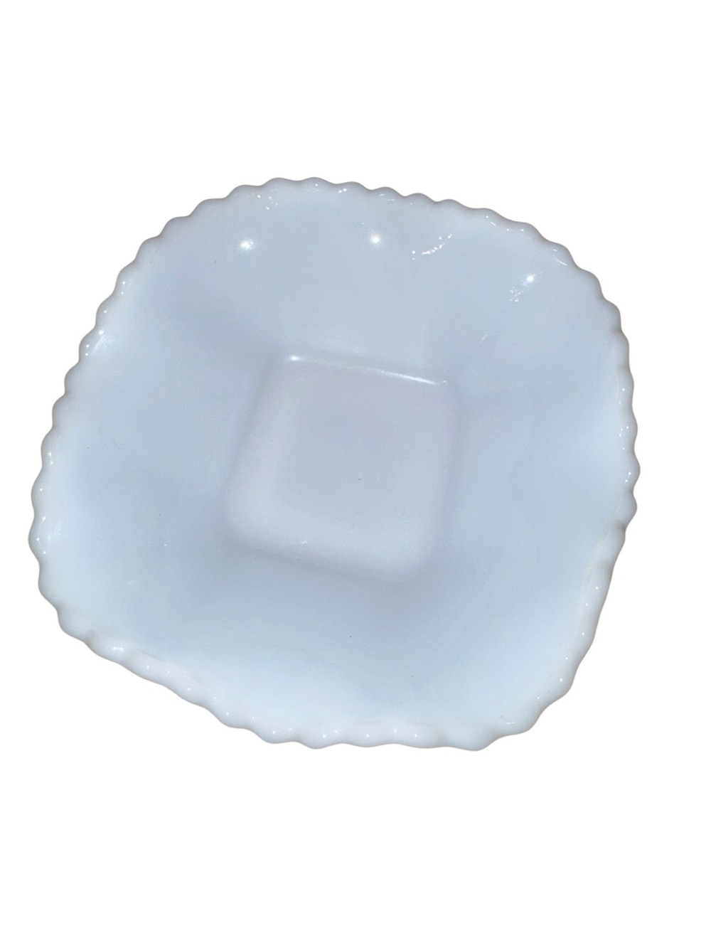 Source Unknown White Scalloped Glass Serving Bowl